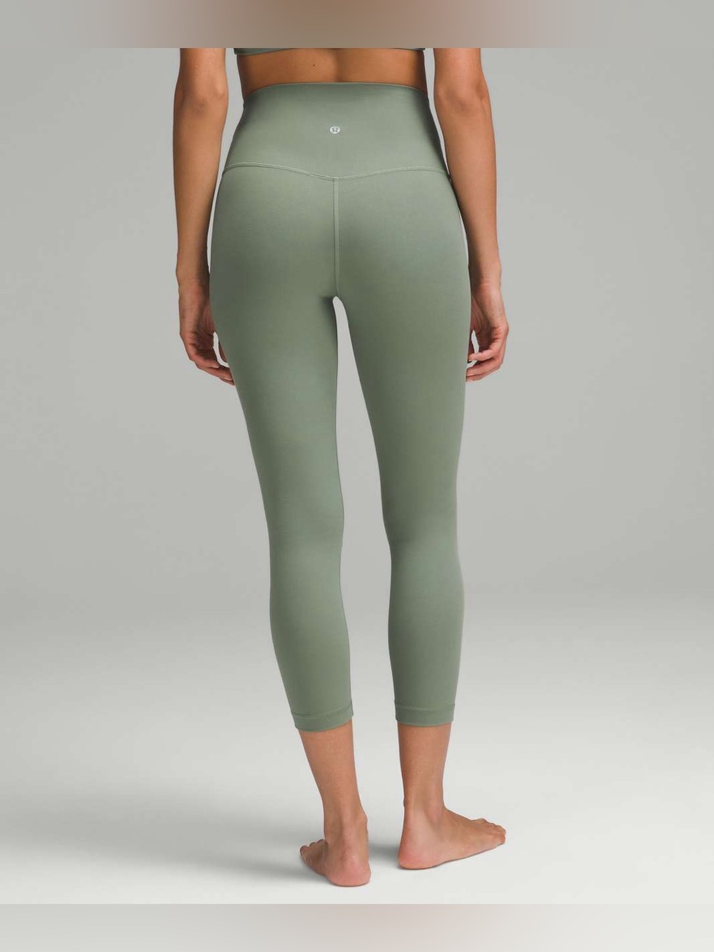 Lululemon Align High-Rise Crop 23"
Grey Green Eucalyptus size 8